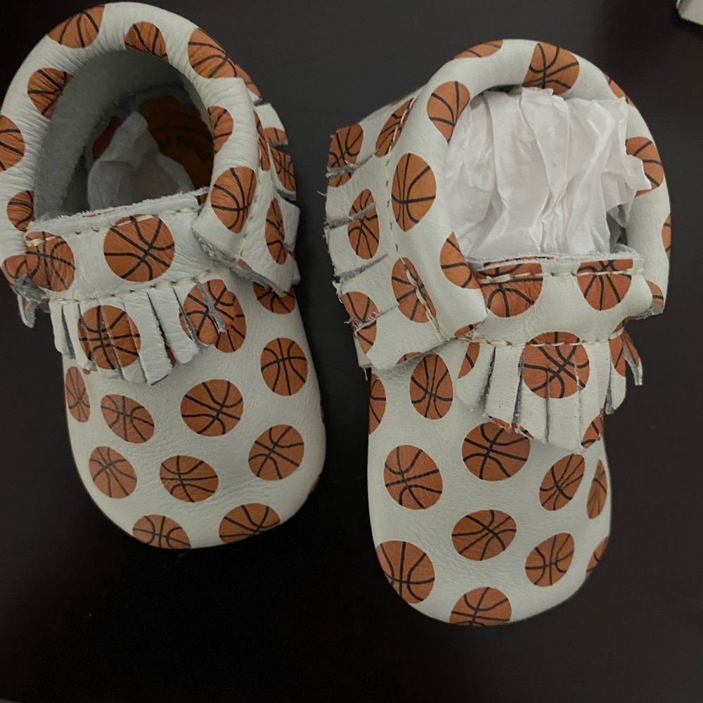 Freshly Picked size 2 Moccs